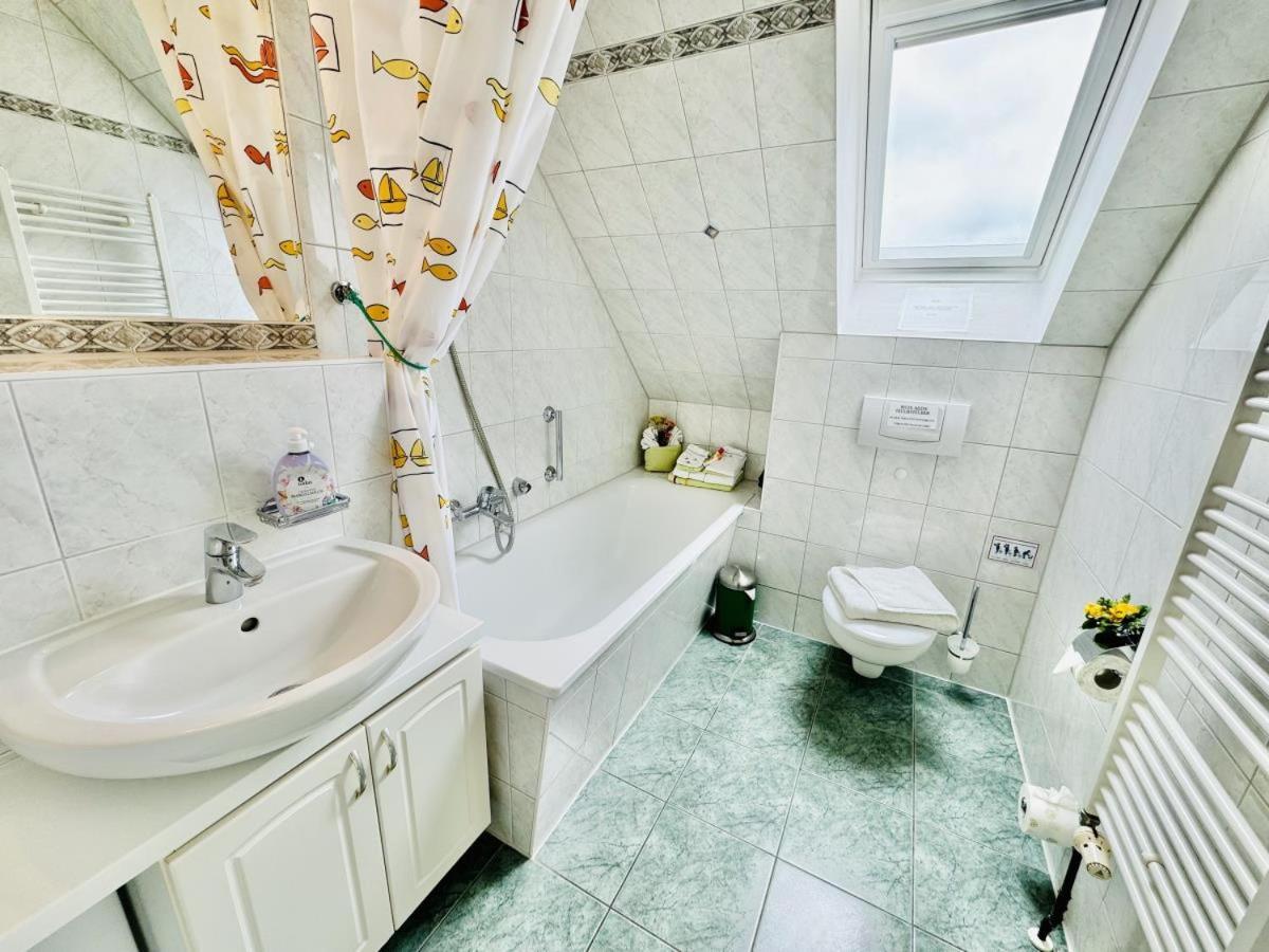 Appartement Haus Vier Freunde, Vincent à Rostock Extérieur photo